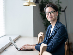 株式会社エグゼクティブプロテクション 法務／月給40～50万円／年休126日／残業20時間未満