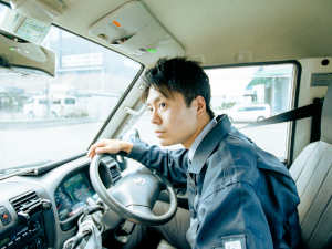 株式会社グリーンクロス(グリーンクロスグループ) ルート配送／未経験歓迎／土日祝休み／賞与実績6カ月分