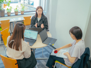 株式会社メイン プロジェクトサポート職／原則定時退社／リモートワーク制度有