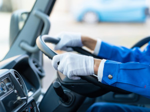 喜運商事有限会社 配送ドライバー・作業助手／未経験歓迎／年間休日120日