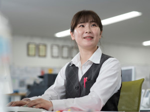 関東シモハナ物流株式会社（浦和営業所） 大手事務職／未経験歓迎／賞与年3回／残業20h／福利厚生充実