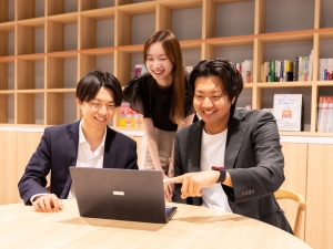 株式会社ビジョン【プライム市場】 営業事務／月給27万円以上／えるぼし2つ星取得企業／土日祝休