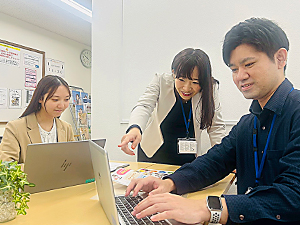 学校法人三幸学園【飛鳥未来きずな高等学校 静岡キャンパス】(三幸グループ) 学校運営総合職（教員）／実務未経験歓迎／年間休日120日以上