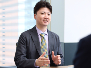 アフラック生命保険株式会社 既契約のフォロー営業／約2カ月の研修あり／20代30代活躍