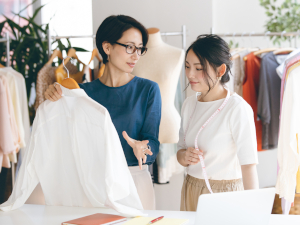 株式会社Ｂｅｌｉｅｖｅ アパレル提案営業／未経験歓迎／年休120日～土日祝休み