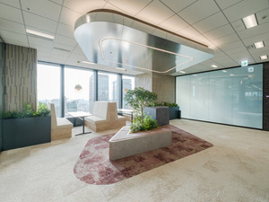 レメディ・アンド・カンパニー株式会社 法務職／フレックス制／残業10h／年休125日／在宅勤務可