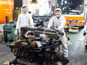 東京空港交通株式会社 空港バスの整備士／実務未経験歓迎／定時16時／有休消化率8割