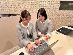 はらメディカルクリニック（医療法人社団暁慶会） 受付・医療事務／月給25万円～／休暇制度・福利厚生充実