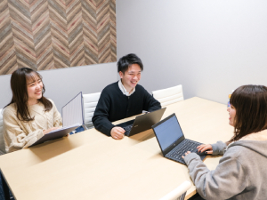 株式会社Ｐｒｅｃｉｏｕｓ 事務／未経験可／完休２日＆年休１２０日～／リモート／定時退社