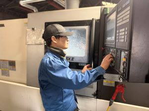 株式会社アイエム製作所 機械オペレーター／日勤／賞与3回＆最大5.5か月分／昼食支給