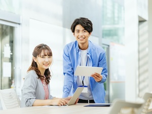 株式会社サンエー 広報マーケティング／未経験歓迎／残業月10h程／年休122日