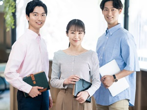 株式会社つばさメディカルグループ 総務／月給40万円～／年休120日／土日祝休み／残業少なめ