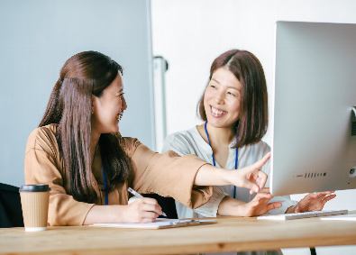 株式会社ＰＡＣＩＦＩＣ　ＲＡＣＩＮＧ　ＴＥＡＭ 飲食部門の総務スタッフ／未経験歓迎／年休123日（土日祝休）