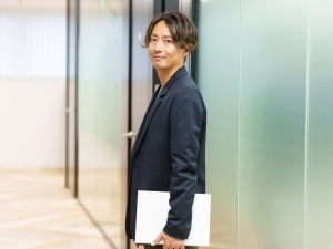 株式会社ＷＥＡＶＡ マーケティング担当／年休120日／土日祝休／フルフレックス制