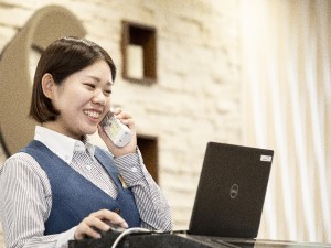 株式会社グリーンズ【スタンダード市場】 ホテルフロントスタッフ／年2回7連休／残業月4h／北海道勤務