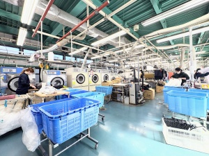 株式会社モデル社 クリーニング工場の生産スタッフ管理／未経験歓迎／基本定時退社