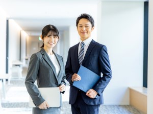 株式会社ＵＮＩＣＯＮホールディングス【スタンダード市場】 法務・総務（管理職候補）／完全週休2日制／土日祝休／残業少