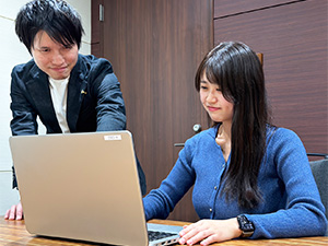 株式会社アプレ 営業事務／原則定時退社／未経験でも月給25万円以上／土日祝休