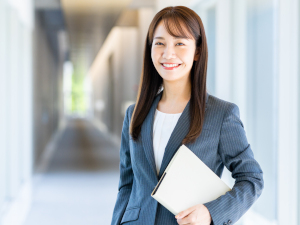 株式会社ワンナップ 企画営業／未経験歓迎／年休127日／土日祝休み／残業少なめ