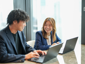 株式会社ＢＡＳＥＢＡＮＫ 買取営業／年収1500万可／年休130日／創業以来離職率0％