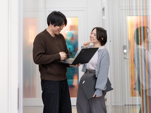 株式会社グリフィン Webマーケター／年休127日／インセンティブ月100万円可