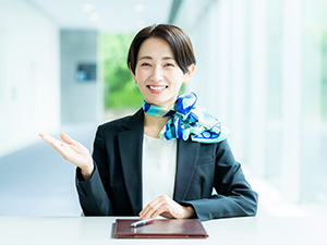 株式会社アスク(株式会社シー・ヴイ・エス・ベイエリア100％ グループ) 高級マンションのコンシェルジュ／年休122日／完全週休2日制