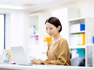 株式会社マックス不動産販売【センチュリー21】 一般事務／未経験歓迎／完休2日制／基本残業なし／月給28万円