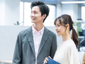 豊証券株式会社 事務オープンポジション／年休120日・土日祝休／残業10h内