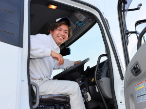シモハナ物流株式会社（沼田第二／岡山デリバリー／善通寺／愛媛　各営業所） 短距離ルート配送＠中四国／実質年休124日／賞与年3回