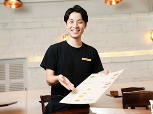 株式会社グローバルダイニング【スタンダード市場】 店舗運営を支える本部スタッフ／転勤なし／賞与年2回・昇給あり