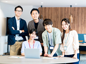 イエカンリ株式会社 管理事務／月給30万円～／年休122日・完全土日祝／服装自由