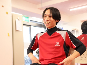 株式会社ＲｅｄＢｅａｒ フィットネスインストラクター／土日休／月給27.8万円～！