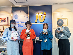 株式会社カミオジャパン(カミオジャパングループ) アニメにゲームグッズなどの企画開発／年休126日／フレックス