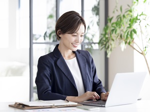 カソク株式会社 営業事務／月給30万～／家賃補助有／急成長中のベンチャー企業