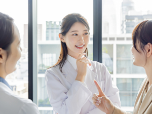 エルガーホールディングス合同会社 自社プロテインの商品開発／月給30万円以上／原則残業禁止