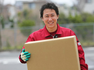 ムービングマスタージャパン株式会社(JIDグループ) 退去済み物件の荷物回収スタッフ／日勤のみ／月給30万円以上