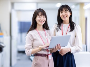 株式会社パワーステーション 総務事務／未経験歓迎／原則定時退社／土日祝休／服装・髪色自由