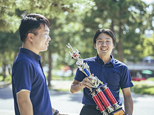 日新工芸株式会社 ルート営業／未経験歓迎／創業100年褒賞品メーカー／既存9割