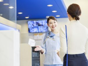 株式会社東横イン（東横INN中部国際空港） フロント業務／未経験OK／年間休日169日／空港手当あり