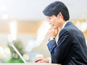 株式会社メイン 現場管理／未経験歓迎／年休120日以上／残業ほぼなし