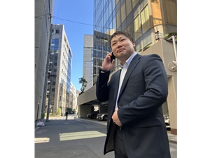 ボンド商事株式会社 ルート営業／年休125日／土日祝休／フレックス制／直行直帰可