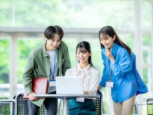 株式会社アスパーク 運用保守・テスト／研修充実／経験不問／土日祝休／E002ーI