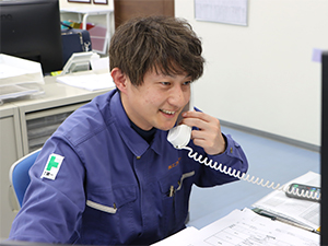 神商株式会社 配車サポート／未経験OK／月給27万円～／基本定時退社