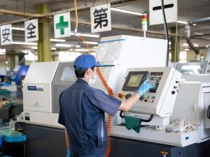 三栄精工株式会社 機械オペレーター／年休120日／残業ほぼなし／職場見学のみ可