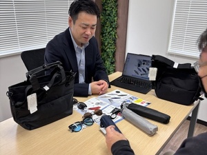 日本中央交通株式会社 未経験OK！服飾雑貨の企画営業／完全週休2日／賞与・昇給有