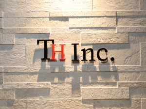 ＴＨ株式会社／トイズハート グッズ企画・デザイン／年間休日125日／残業月20時間未満