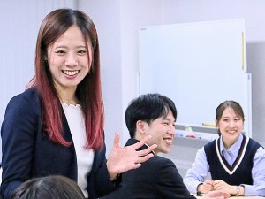 株式会社遊楽(ガーデングループ) 経理職／土日祝休み／月給24万円以上／残業月15h／服装自由
