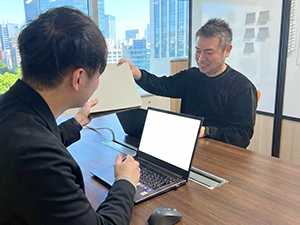 株式会社ＦＳ．ｓｈａｋｅ 管理部門総合職／上場準備中の成長企業／土日祝休／残業月10h