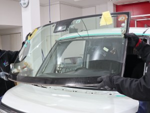 株式会社大倉 自動車ガラスの施工スタッフ／未経験歓迎／年休120日／転勤無