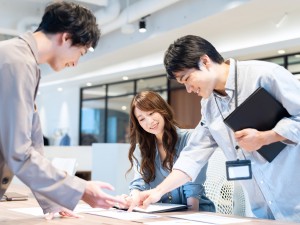 株式会社ＨＩＰＵＳ 未経験からできる調達事務／月給27万円以上／年間休日125日